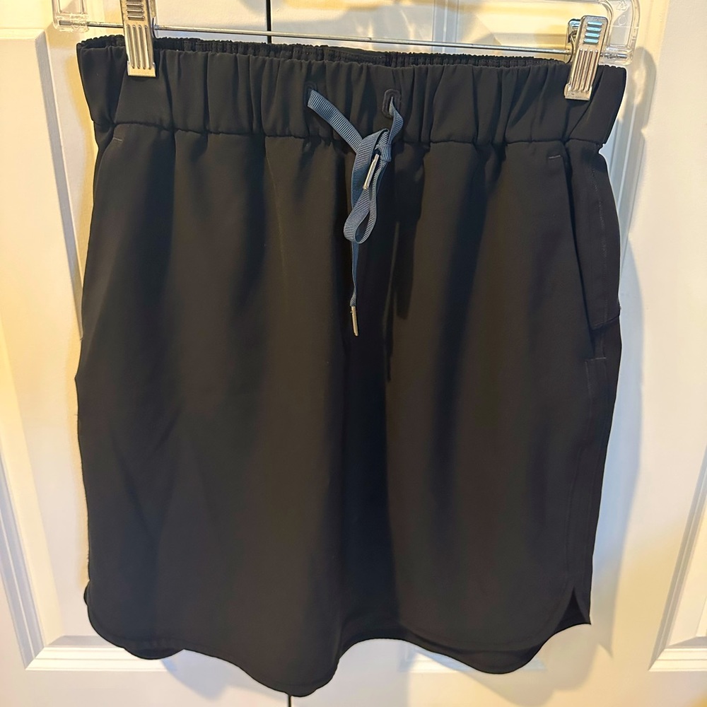Lululemon black skirt